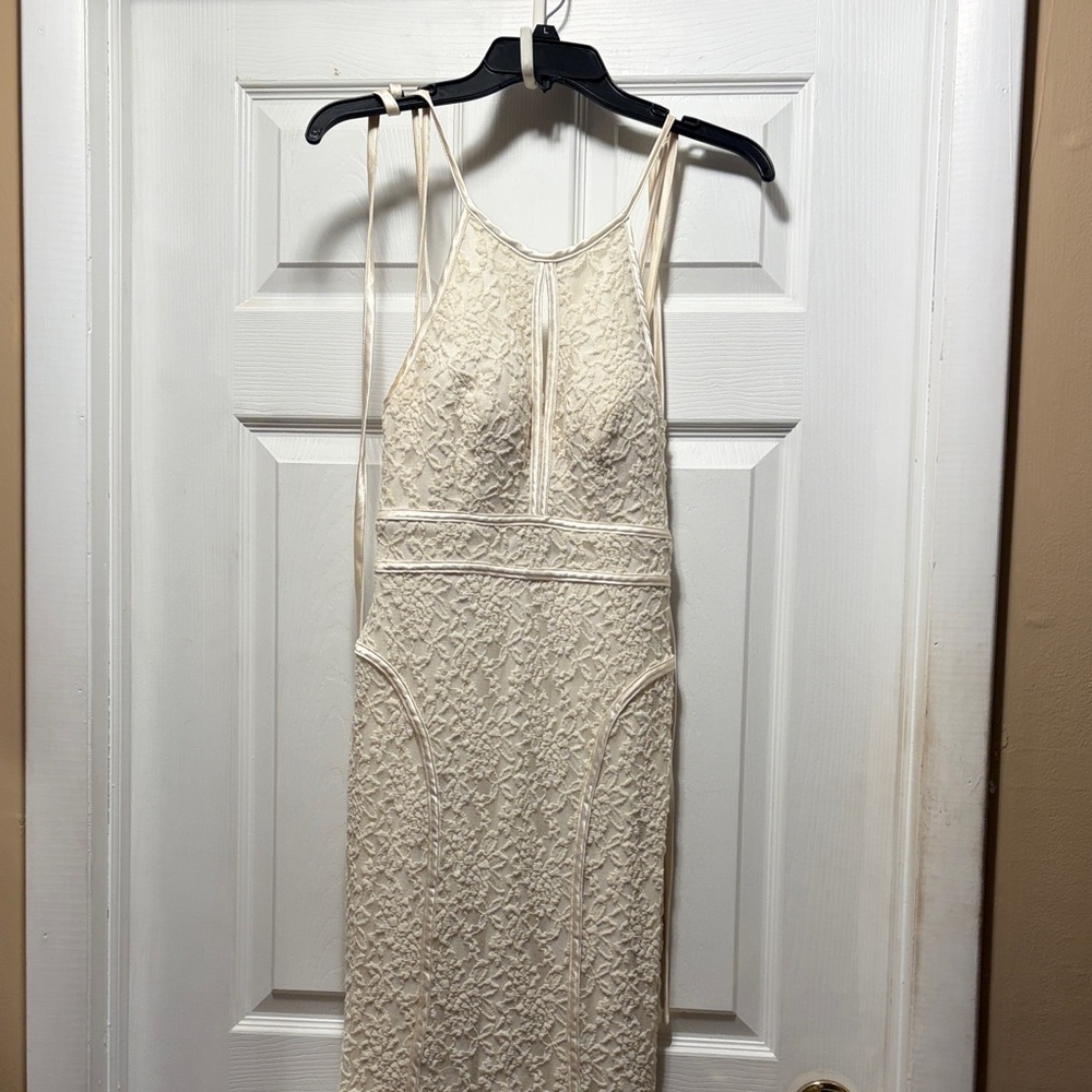 Elegant Cream Lace Dress